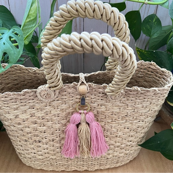 Elegant Large Summer Handwoven Bag - Bohemian Iraca Palm Straw Top Handle Bag - Picture 4 of 9